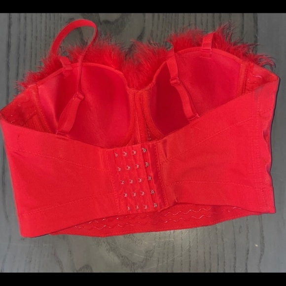 Red top - Picture 2 of 3